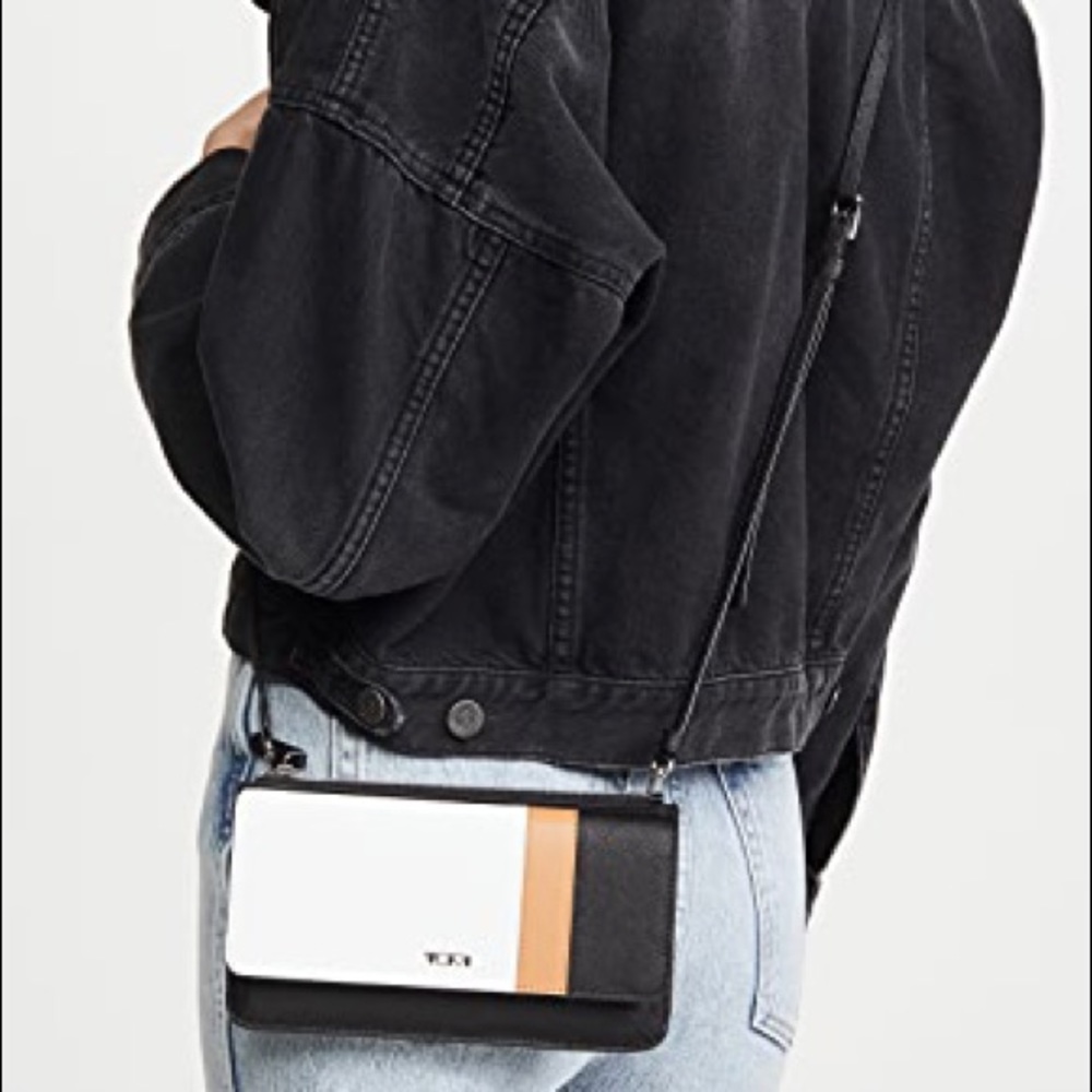 Tumi Leather Wallet Crossbody (NWT)